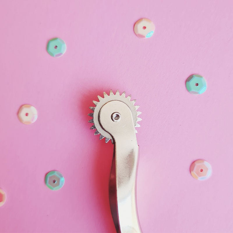 REPUJADOR DE LINEA PUNTEADA