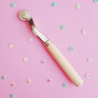 REPUJADOR DE LINEA PUNTEADA