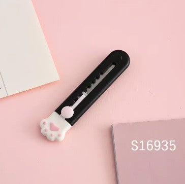 CUTTER HUELLITA DE GATO NEGRA