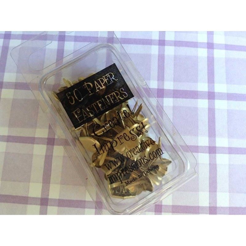 BRADS DE CORAZON DORADOS (50 PCS)