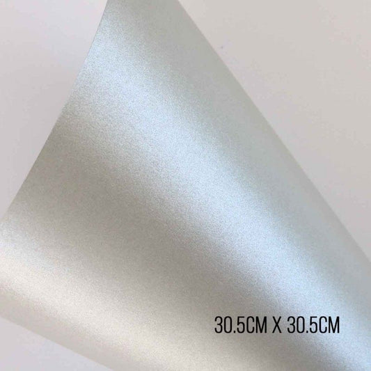 CARTULINA PERLADA SILVERY GREY 250 GR 30.5cm x 30.5cm (6 HOJAS)